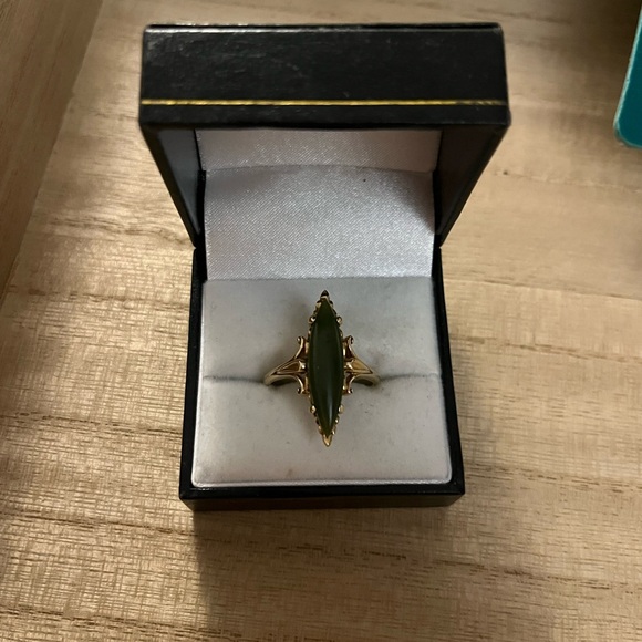 10k Gold Jade Navette Ring size 9.5 - Picture 12 of 14